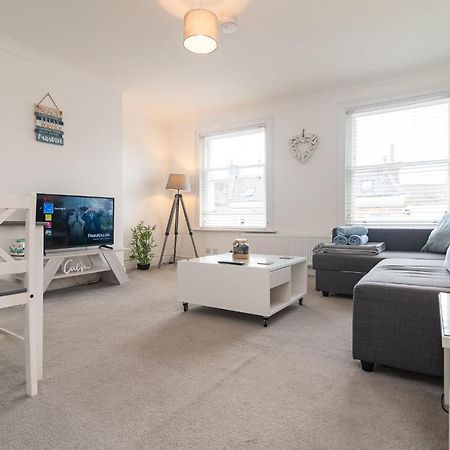 Light And Airy 1 Bedroom Flat 700M From The Beach ボーンマス エクステリア 写真