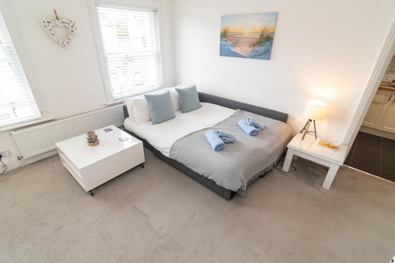 Light And Airy 1 Bedroom Flat 700M From The Beach ボーンマス エクステリア 写真