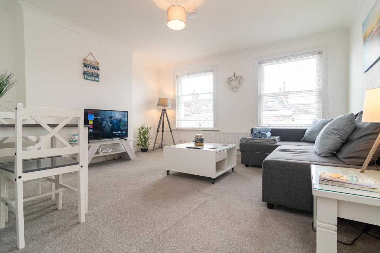 Light And Airy 1 Bedroom Flat 700M From The Beach ボーンマス エクステリア 写真
